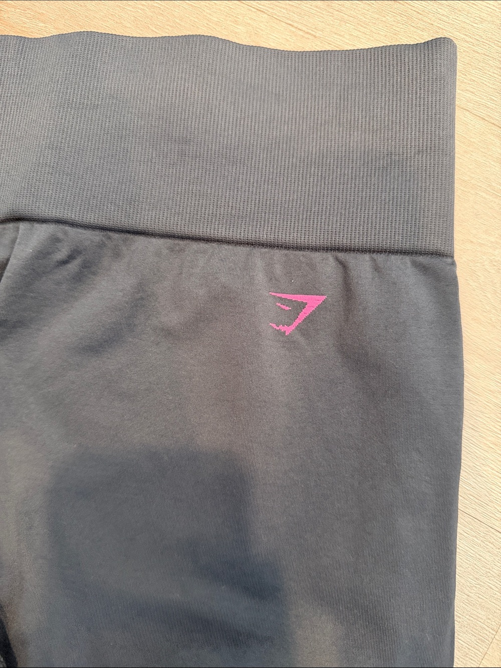 Gymshark Gray Leggings with Pink Logo Accent- Size Large! - Picture 2 of 5